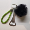 Anhänger mit Edelstahl Flaschenöffner, Puschel und Schlaufe