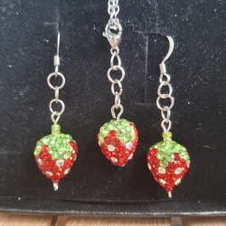 Schmuckset, Kette und Ohrringe,  Erdbeeren 