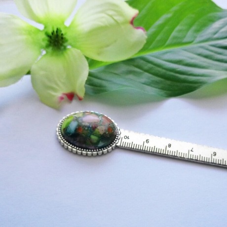 Lesezeichen mit verschiedenen Edelstein Cabochons 