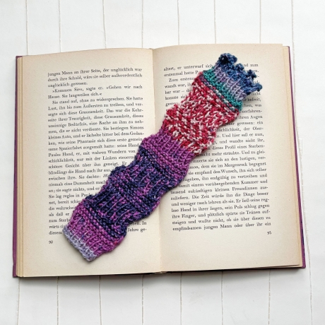 Lesezeichen Lila Rot Petrol bunt verschiedene Formen gestrickt 