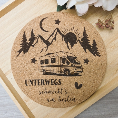 gravierter Topfuntersetzer Camping Wohnmobil aus Kork