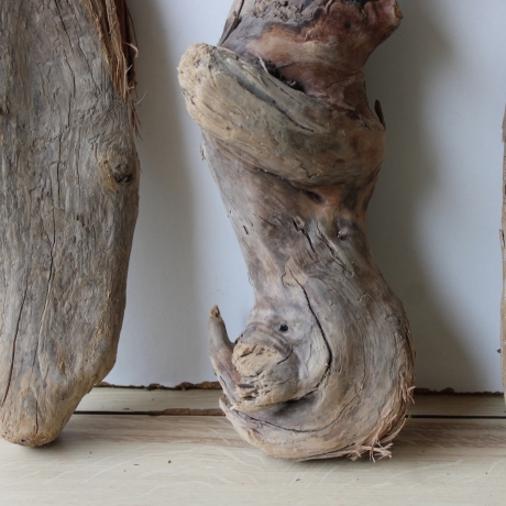 Treibholz Schwemmholz Driftwood 4 knorrige Hölzer 29-35 cm 