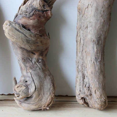 Treibholz Schwemmholz Driftwood 4 knorrige Hölzer 29-35 cm 