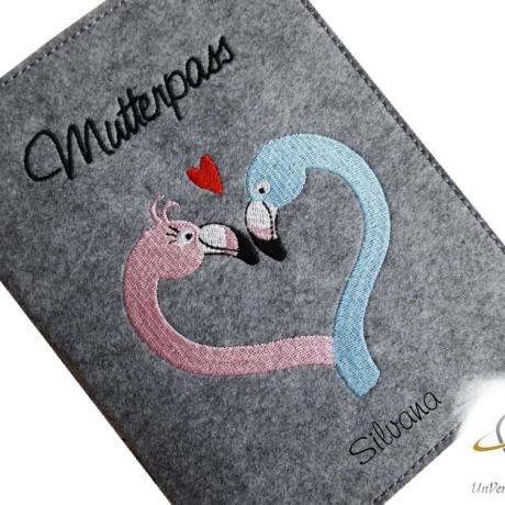 Mutterpasshülle *Verliebte Flamingos* Namensbestickung möglich