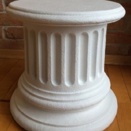 Schöne, runde, griechische Säule. 41 cm.