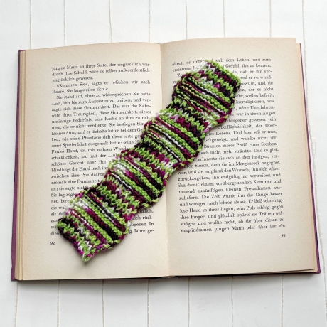 Lesezeichen Grün verschiedene Formen handgestrickt