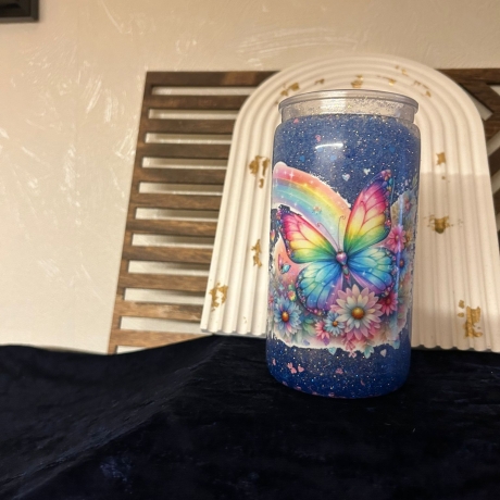 Schneekugel-Tumbler mit Glitzer, Beruhigungsglas, Schmetterling