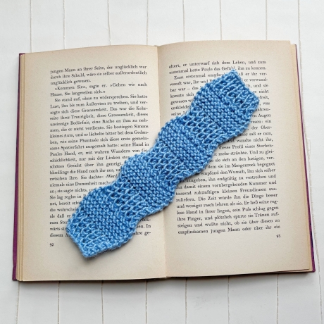 Lesezeichen Blau verschiedene Formen handgestrickt