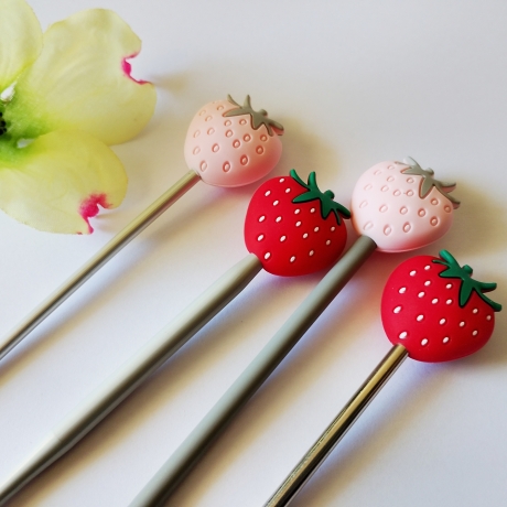 Maschenstopper aus Silikon, 2 Nadelstopper Erdbeeren 
