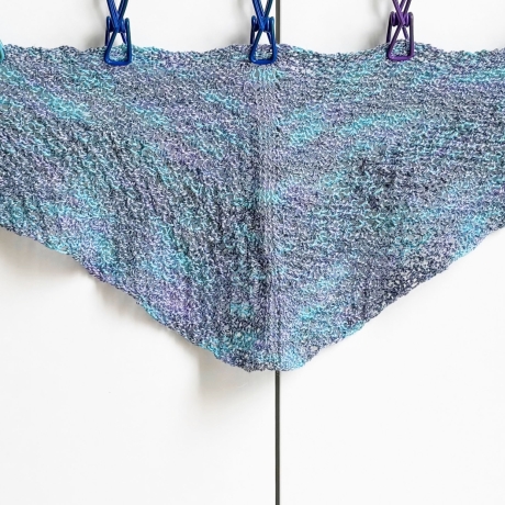 Hundetuch Lila und Blautöne Halstuch für Hunde handgestrickt 