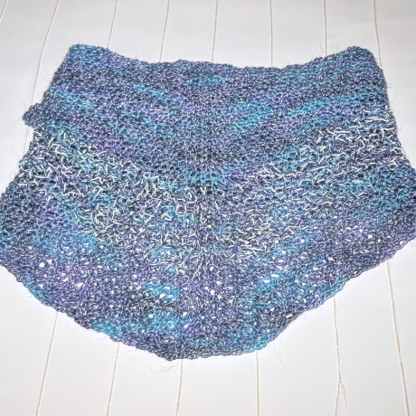 Hundetuch Lila und Blautöne Halstuch für Hunde handgestrickt 