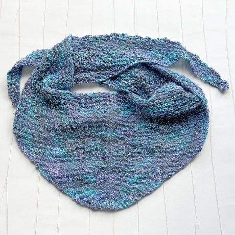 Hundetuch Lila und Blautöne Halstuch für Hunde handgestrickt 