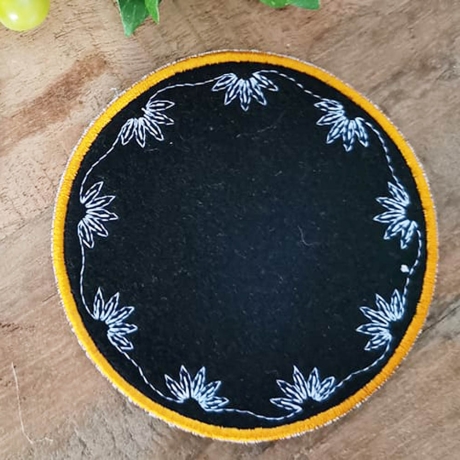 4x Stickdatei ITH Untersetzer Aster Ø 10 und 12 cm Stickdirwas