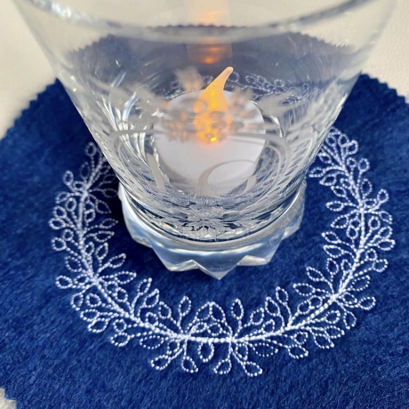 Beerenkranz in drei Größen - Stickdatei by Michis Textilatelier