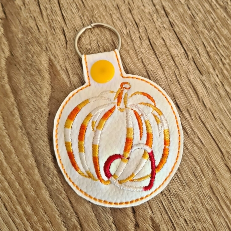 8x Kürbis mit Herz Herbst Dekoset ITH  Stickdatei stickdirwas