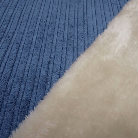 Stoff Cord mit Faux Fellabseite jeans blau Breitcord Jackenstoff