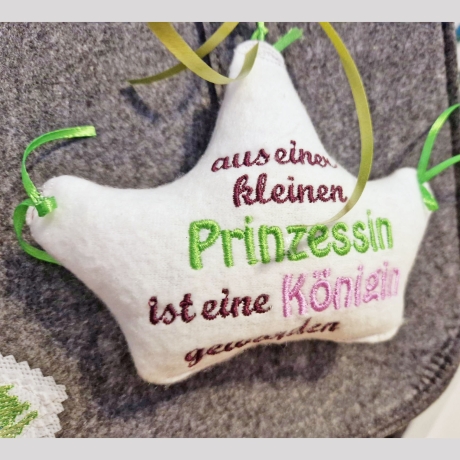 Stickdatei Kronenkissen Prinzessin ITH Kissen Krone Text & Blanko