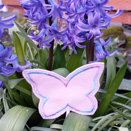 6x Stickdatei Deko Falter Schmetterlinge Blumenstecker Anhänger