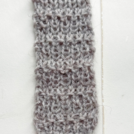 Lesezeichen Grau Schwarz bunt verschiedene Formen handgestrickt 