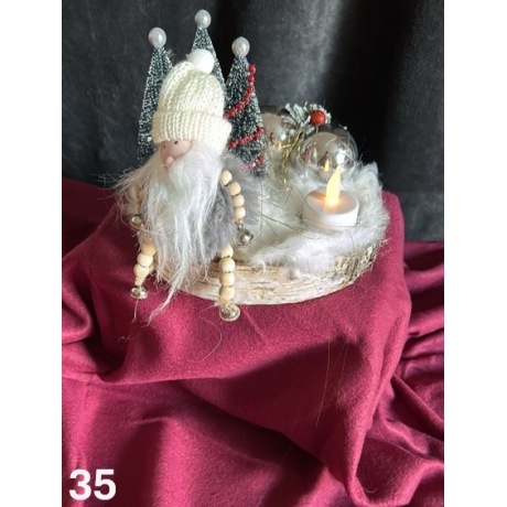 Advents-und Weihnachtsgesteck mit Wichtel und LED-Teelicht