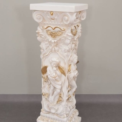 Hohe, schöne Säule mit Amorfiguren. Reich verziert. 100 cm. 