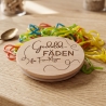 Geduldsfäden - Glas mit Deckel aus Buchenholz personalisierbar
