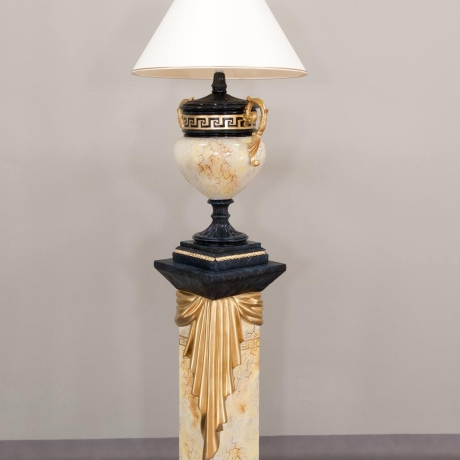 Griechische Säule mit Band und Muster. 80 cm.