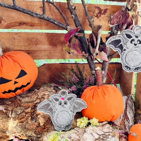 Ferberline Stickdatei ITH Anhänger Flederklausi 8x10