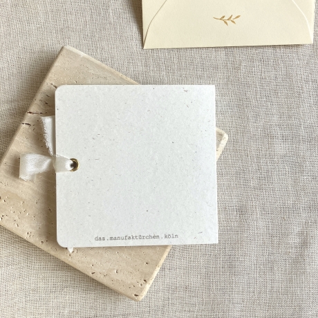 With love • Quadratische Klappkarte mit Seidenband & Umschlag