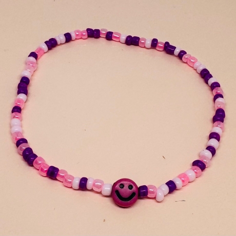 Kawaii Smiley Armband – Handgemachtes Y2K Perlenarmband
