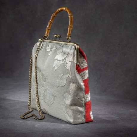 Handgemachte Tasche – Rot/Silber mit geometrischem Muster