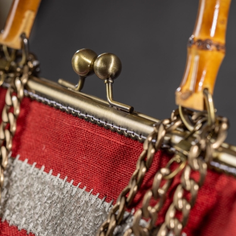 Handgemachte Tasche – Rot/Silber mit geometrischem Muster