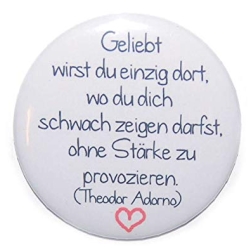 Button 50 mm mit Anstecknadel Zitat Geliebt Liebe