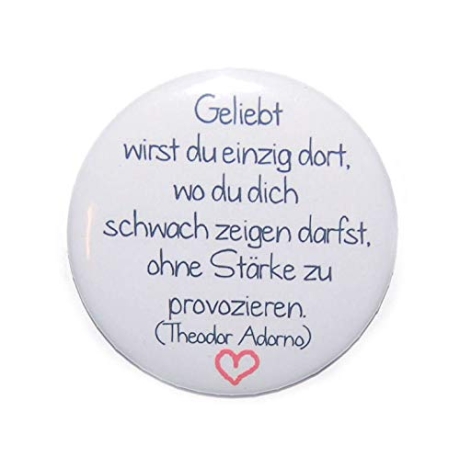 Button 50 mm mit Anstecknadel Zitat Geliebt Liebe