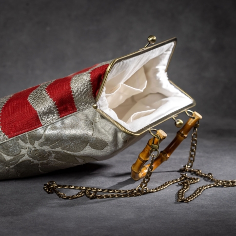 Handgemachte Tasche – Rot/Silber mit geometrischem Muster