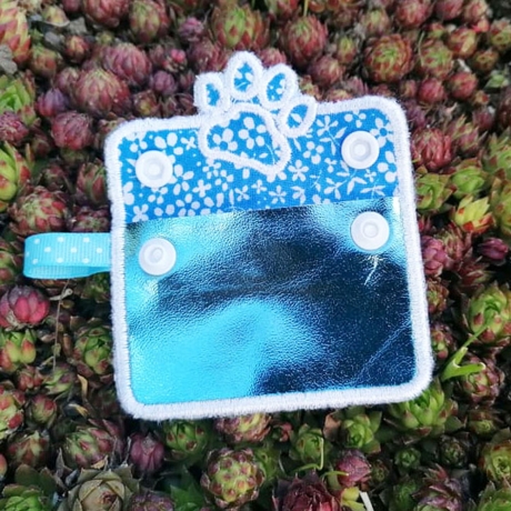 Stickdatei Täschchen Set Pfote mit Appli 8 Größen plus Anhänger 