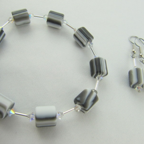 Kette + Armband Polaris Perlen schwarz / Weiß (439