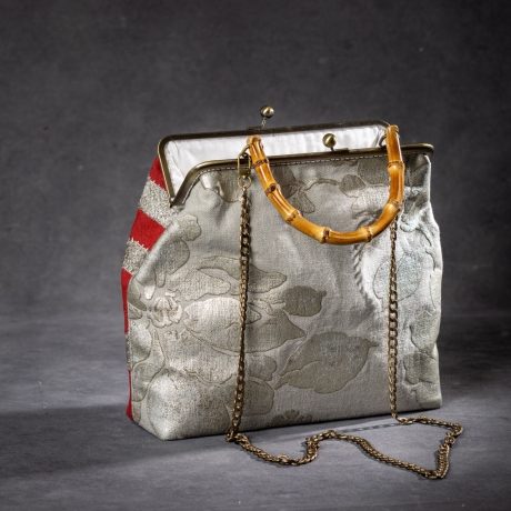 Handgemachte Tasche – Rot/Silber mit geometrischem Muster