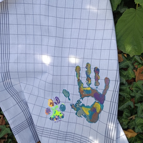 kunterbunte rechte Hand mit Pfote - Teilstick - 17.79x18.69 cm
