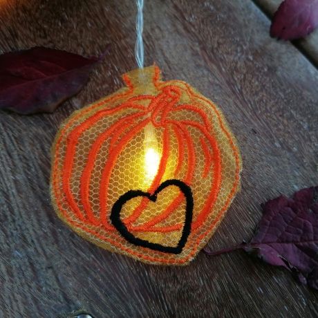 8x Kürbis mit Herz Herbst Dekoset ITH  Stickdatei stickdirwas