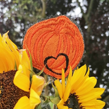 8x Kürbis mit Herz Herbst Dekoset ITH  Stickdatei stickdirwas