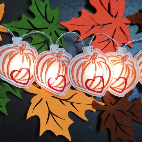 8x Kürbis mit Herz Herbst Dekoset ITH  Stickdatei stickdirwas