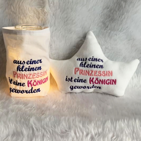 Stickdatei Kronenkissen Prinzessin ITH Kissen Krone Text & Blanko