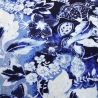 Stoff Viskose Blusenstoff mit Blumen Blüten blau weiß marine