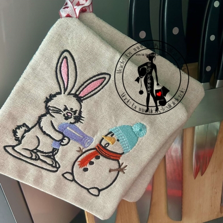 Hase vs. Schneemann - Stickdatei by Michis Textilatelier
