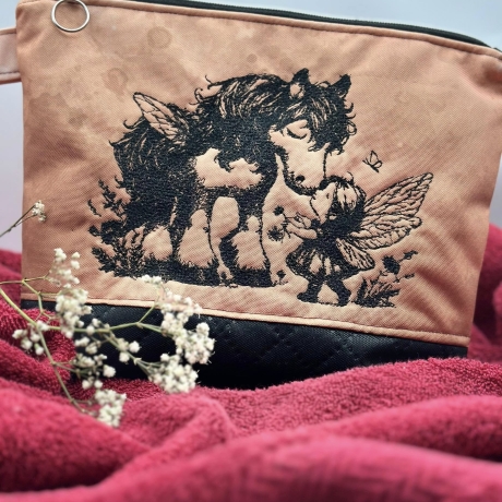 Ferberline Stickdatei Scribble Ponyliebe ab 13x18