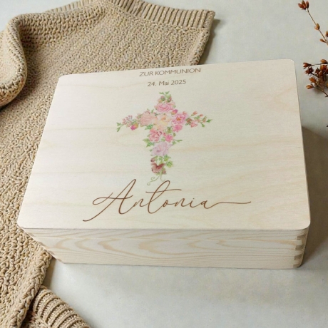 Personalisierte Erinnerungskiste zur Kommunion Taufe Konfirmation