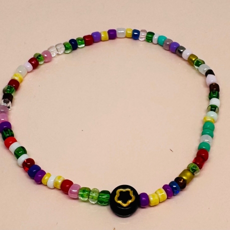 Perlenarmband mit Eule, Mond, Stern und Herz