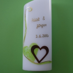 5019 Hochzeitskerze schräg mit grün/braunen Herzen