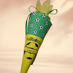 Schultüte für Fußballfans - personalisierbar gelb